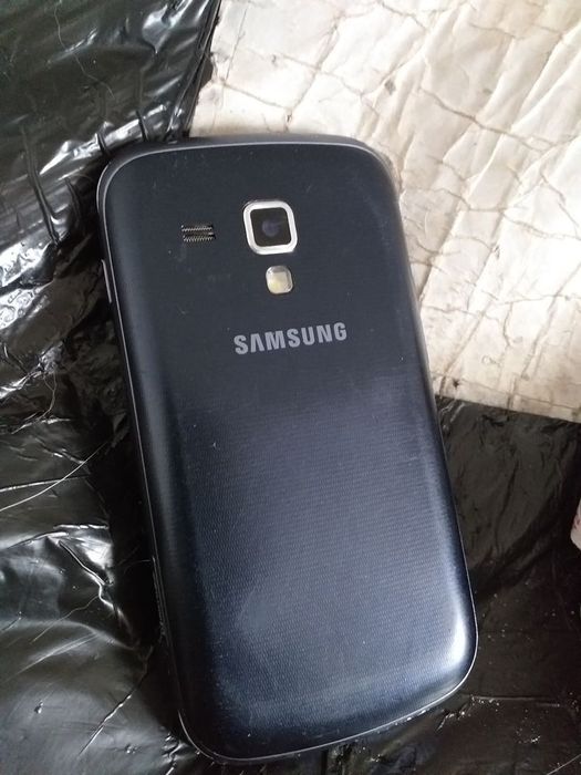 Telefon Galaxy trend s7