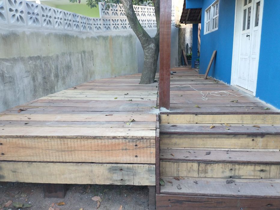 Serviços de pintura, serralheiro e marceneiro.