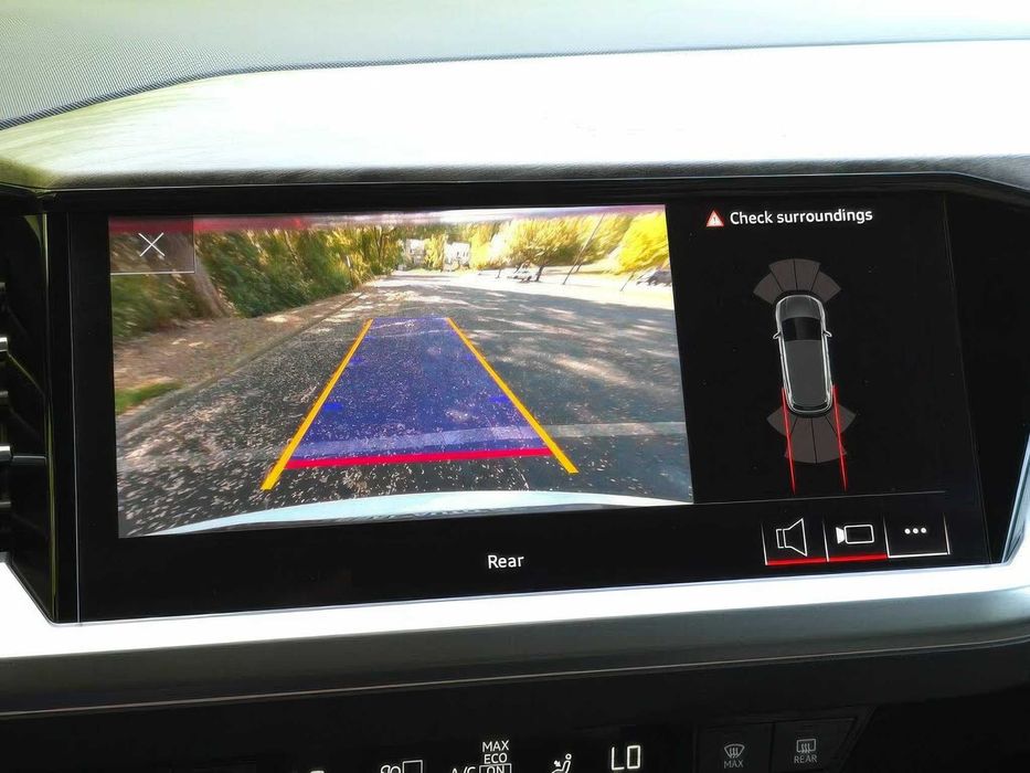 Audi Q4 e-tron quattro Premium 55      2024