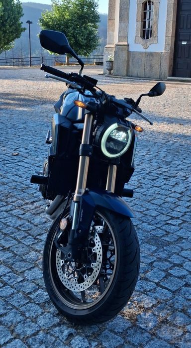 Honda CB 650R Neo Sports Café  95cv
