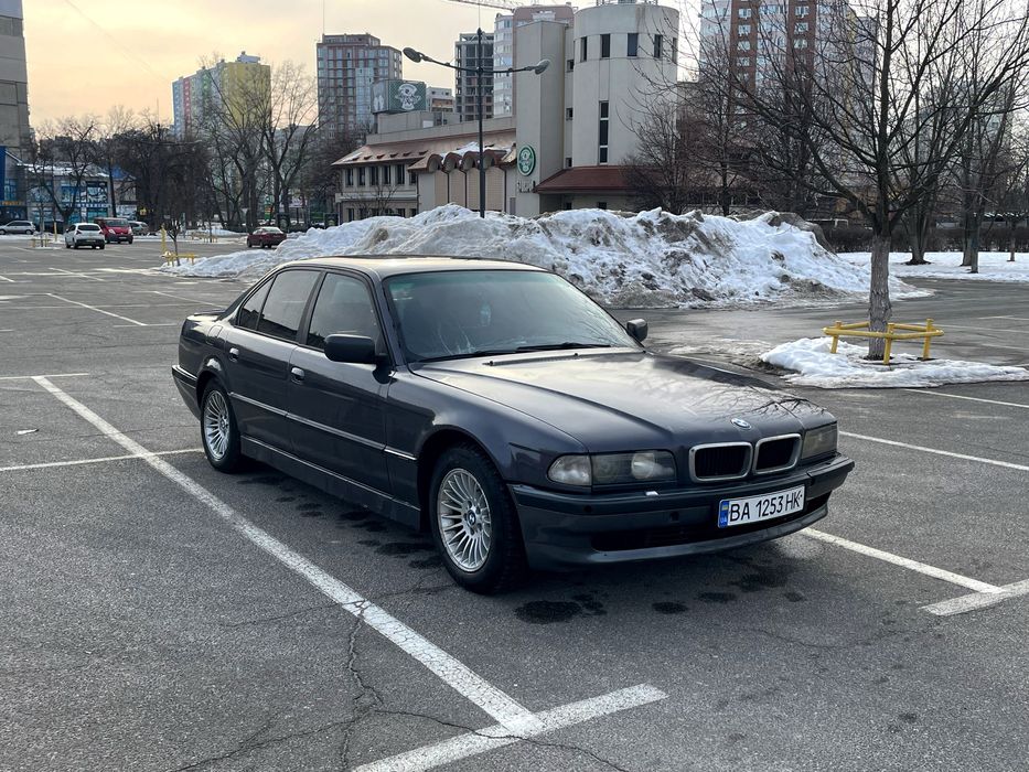 Продам BMW e38 2.5дизель