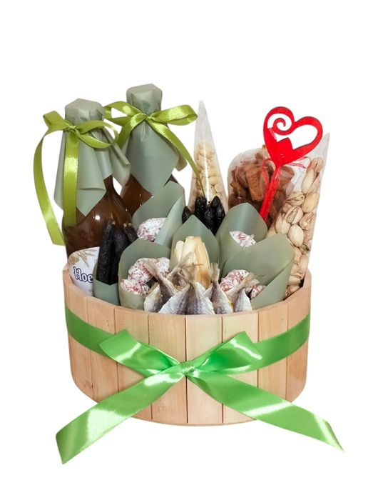 Їстівні букети, подарунки, пін'яти, великодній декор