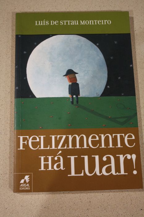 Livro "Felizmente há luar"