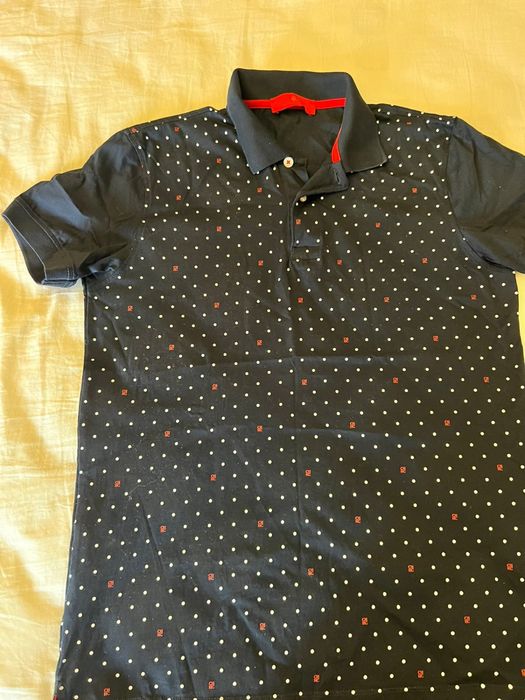 Roupas de várias marcas de luxo