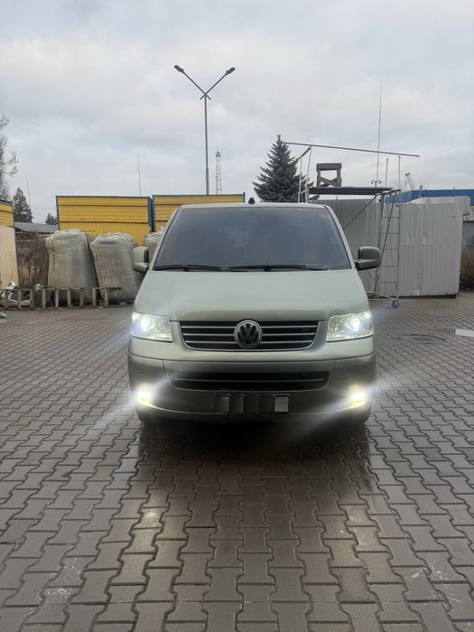 Фольксваген Мультиван 2004.