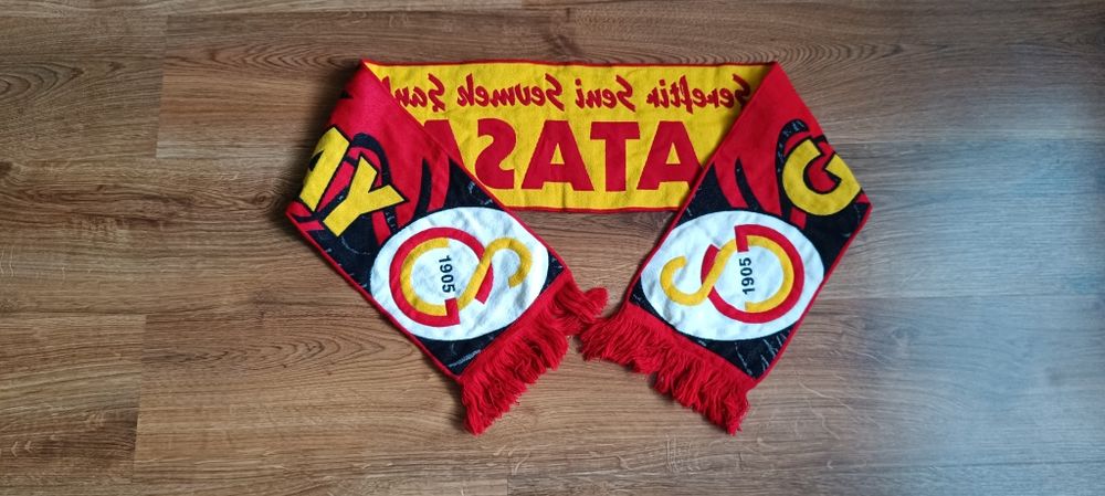 Galatasaray szalik piłkarski jednostronny używany