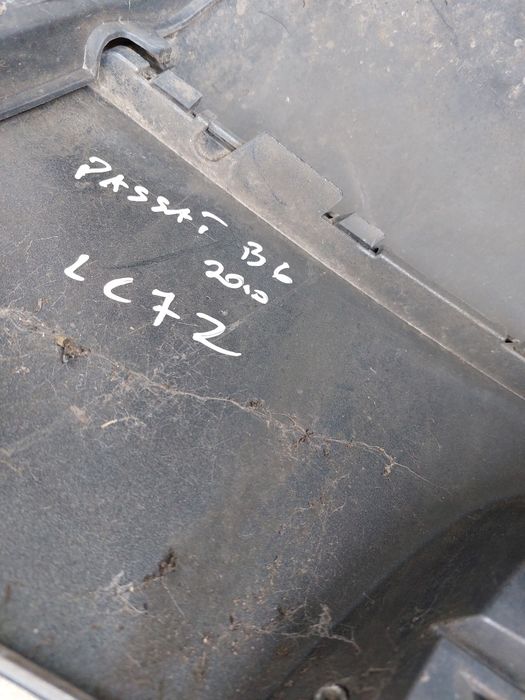 Zderzak przód przedni VW Passat b6 kod lak LC7Z