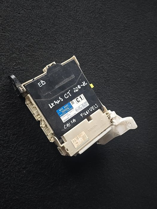 Centralina Caixa de FUSÍVEIS lexus ct200h 2012- EPC OEM