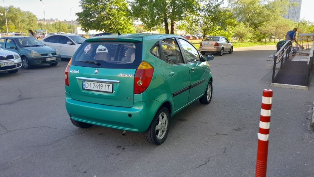 Продам компактний автомобіль Чана Бенні