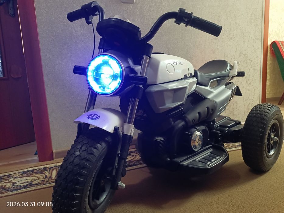 Дитячий електромотоцикл