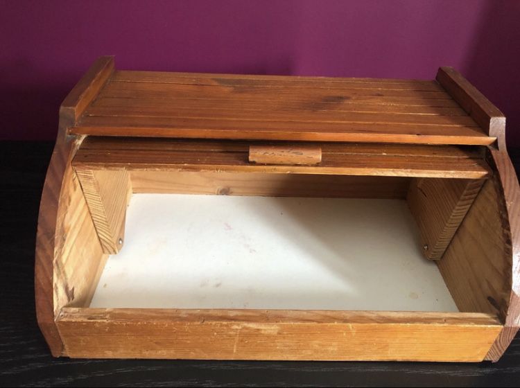 Caixa do pão em madeira vintage