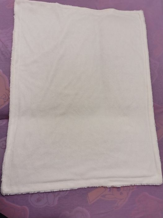 Kocyk niemowlęcy ecru śliczny miekki