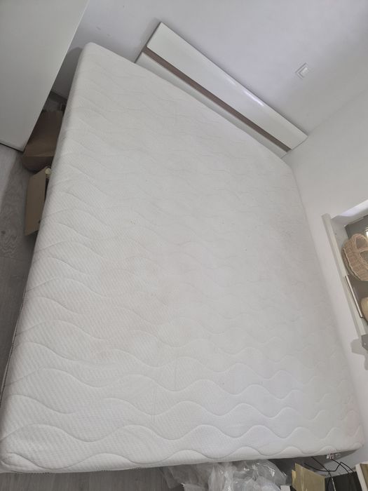 Materac  Hilding  mało używany 180x200