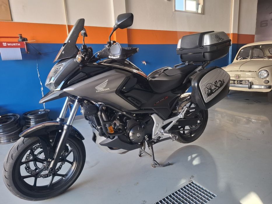 Honda Nc 750X muito  equipada