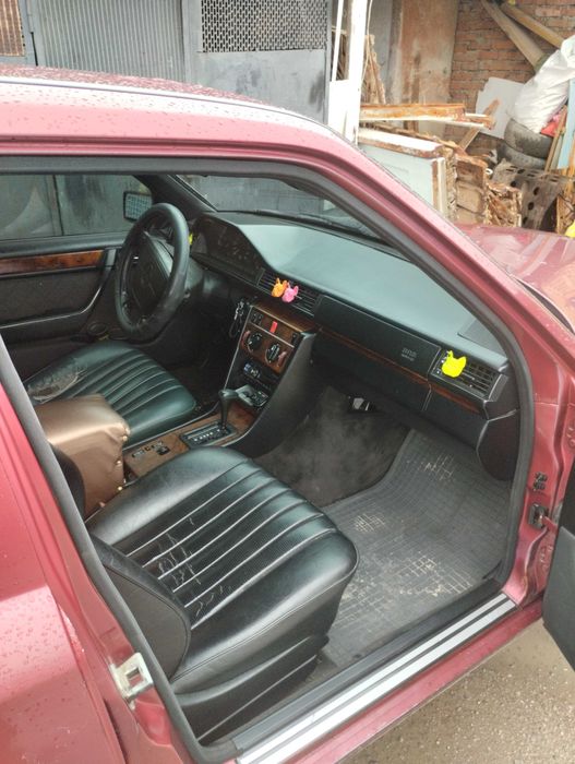 Продам Мерс 124,3.0 дизель автомат ОМ606