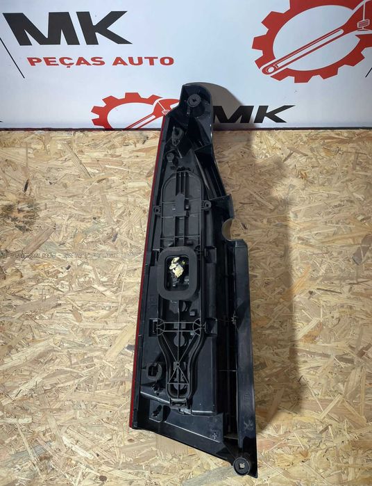 Farolim traseiro direito Peugeot Rifter 2021