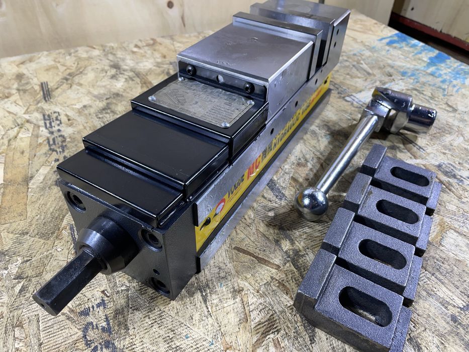 Лещата прецизійні гідравлічні механічні LM 100-200 мм