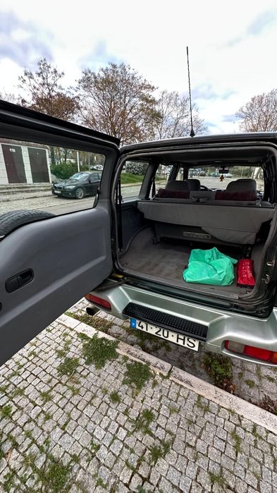 Nissan Terrano 2 longo 7 lugares