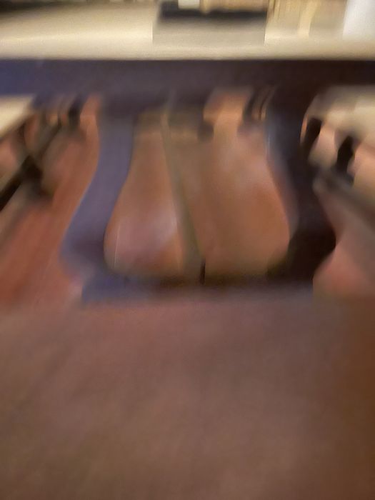 Mesa de  Adega. De. madeira  maciça espetacular