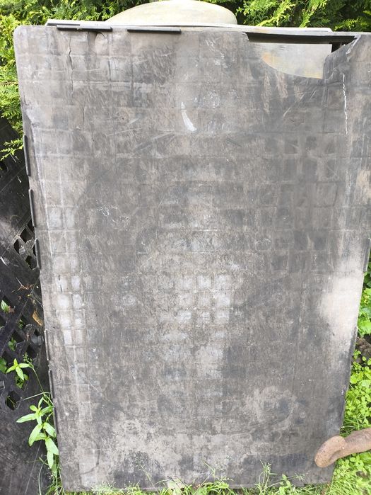 Palety plastikowe pelne i kratowane