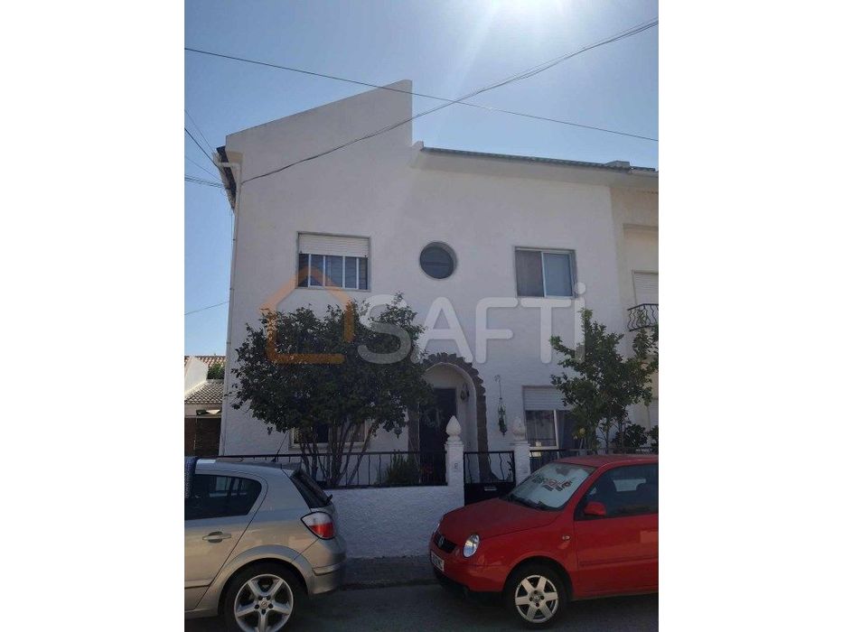 Vila Nova da Barquinha: Casa , Escritório e Alojamento Local num Só...