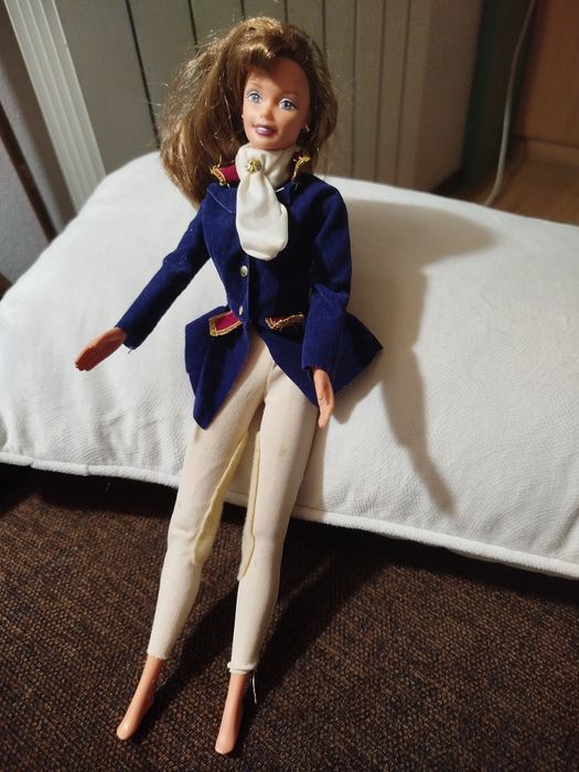 Boneca Barbie modelo cavaleira