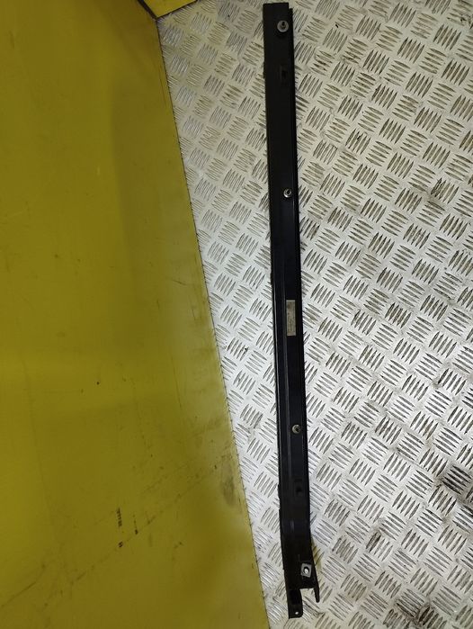 Напрямна зсувні двері Renault Trafic 3 Opel Vivaro Трафик Виваро Т3