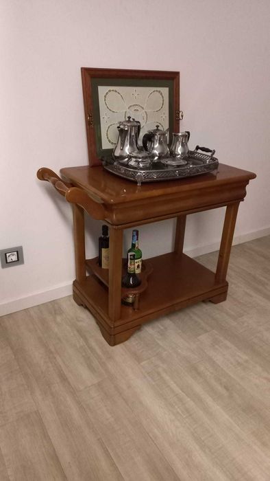 Carrinho de Chá (com Garrafeira) de Paços de Ferreira