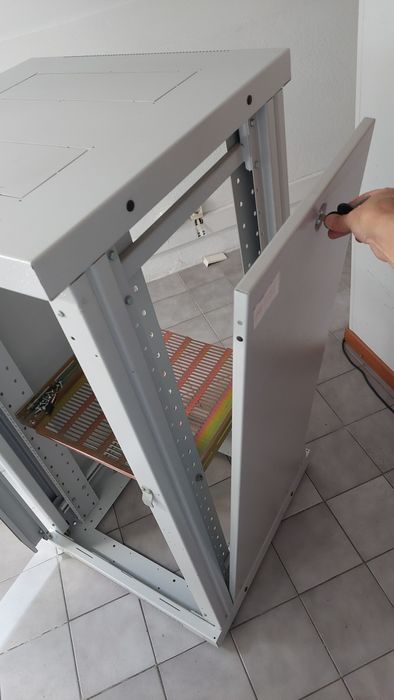 Armário Rack Metálico 19" Como Nova 60x60x118cm c/ Porta Vidro e Fechadura - Olirack