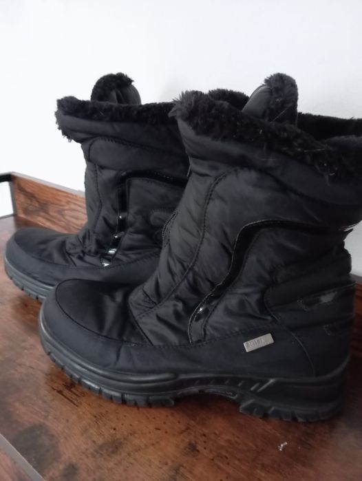 Czarne damskie śniegowce marki Cortina r. 41  membrana