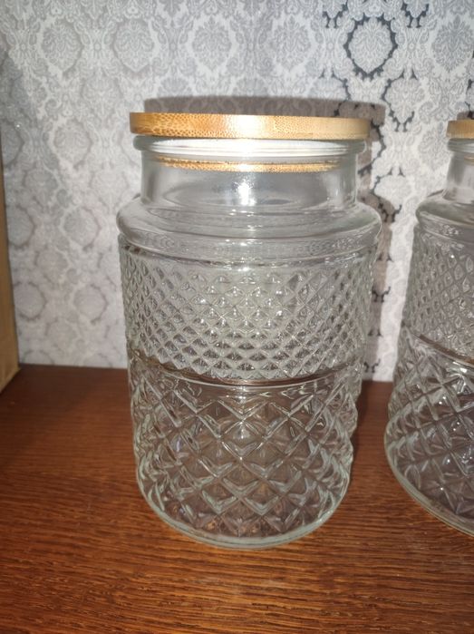 Duży szklany pojemnik do przechowywania