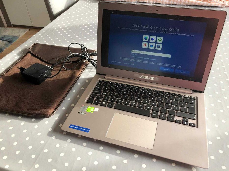 ASUS ZenBook UX303L