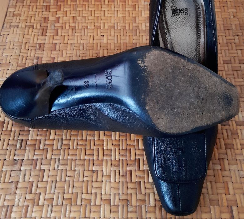 Sapatos Boss pretos, de salto alto. Tamanho 38,5