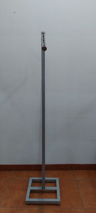 Вішалка підлогова пересувна