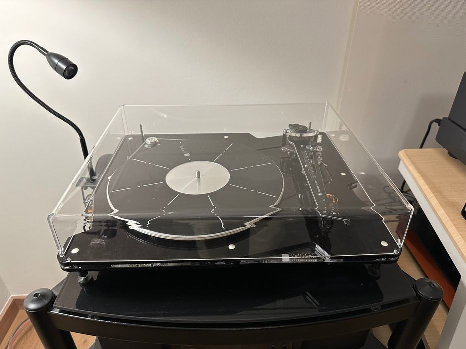 Gira-discos Vertere DG-1 em excelente estado.