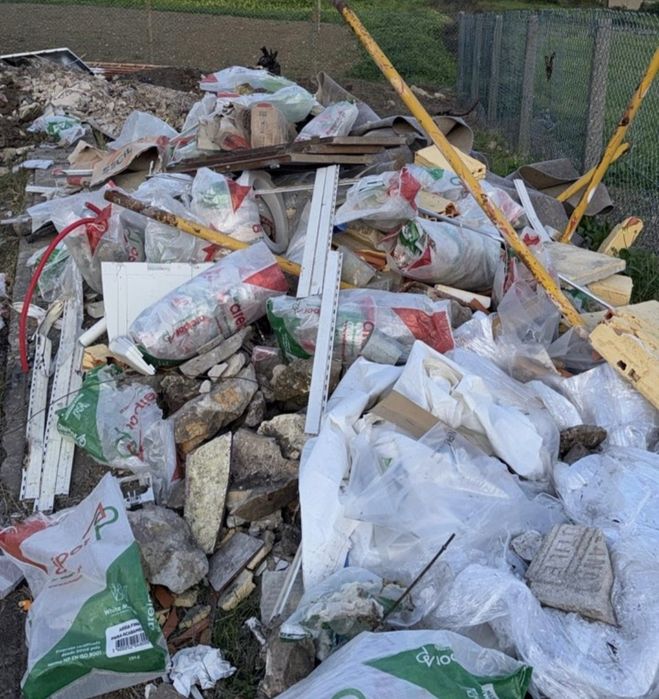 LOURES, ODIVELAS e AMADORA RECOLHA DE ENTULHO e LIXO em carrinhas