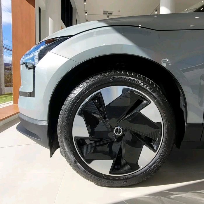 Volvo EX30 69kwh Extended Range Plus foto 5