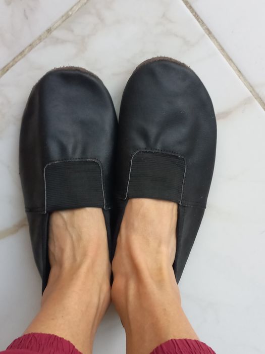 Чешки шкіряні розмір 40-41, стопа 25,5 см.