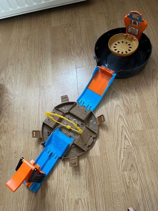 Tor hot wheels i puzzle
