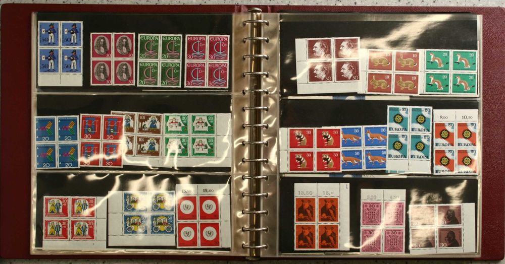 Klaser ze znaczkami z Niemiec "czwórki" Klaser ZŁ01