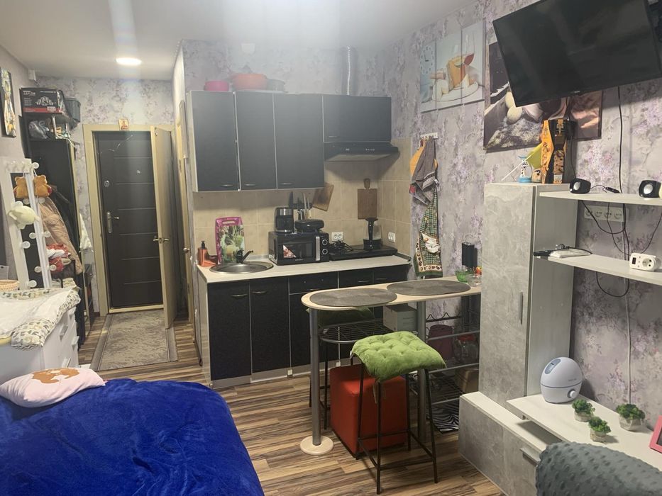 Продається житловий блок в тихому районі міста