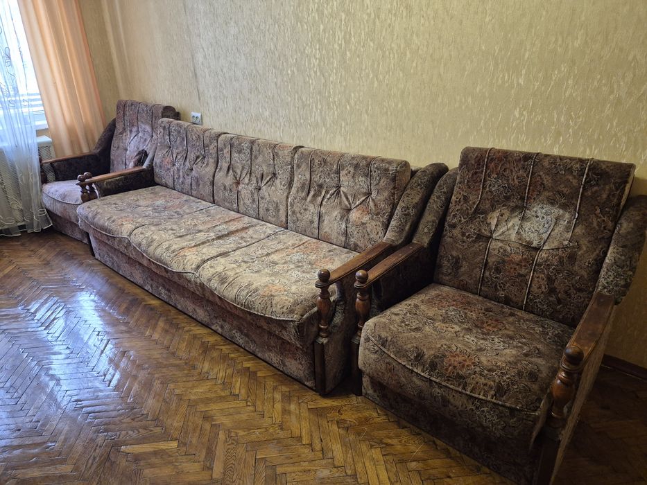 Діван з креслами