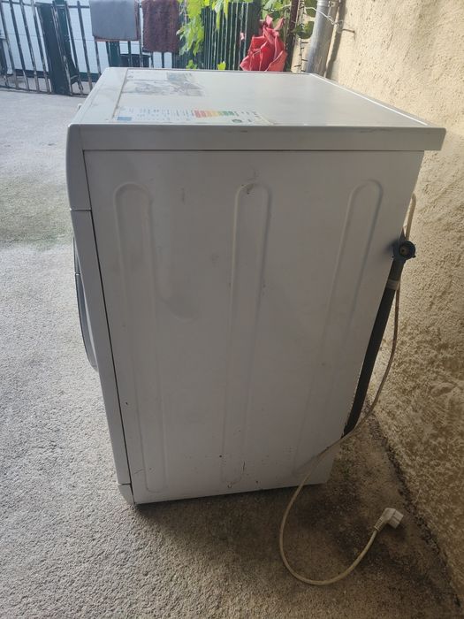 Máquina de lavar e secar roupa