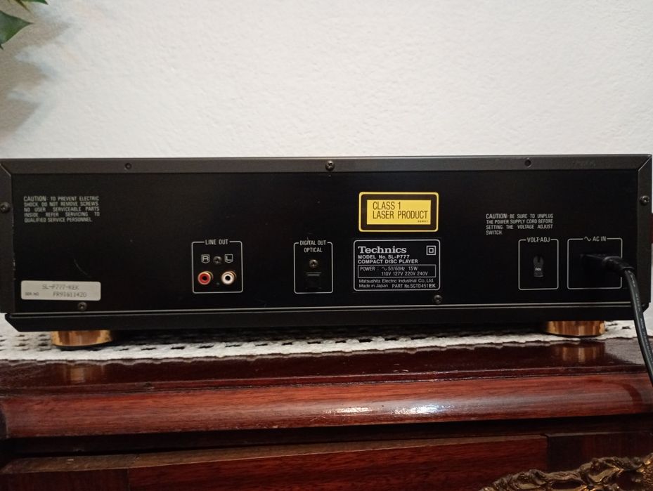 Leitor de CD Technics SL-P777