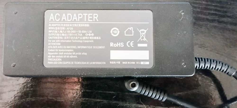 Carregadores/Alimentadores p/ PCs Portáteis HP e Outros