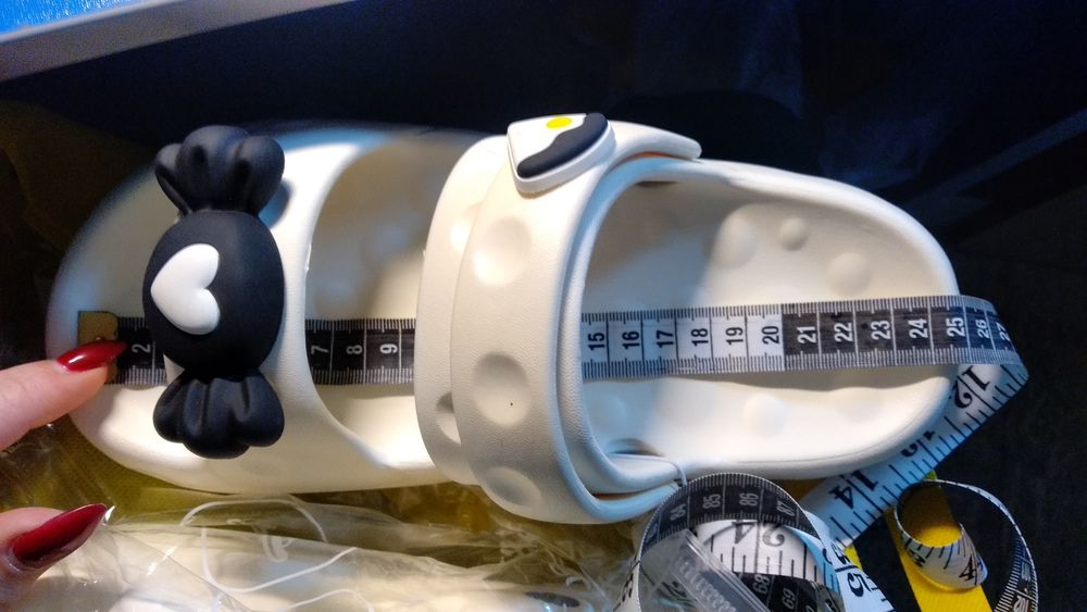 Шлёпанцы босоножки