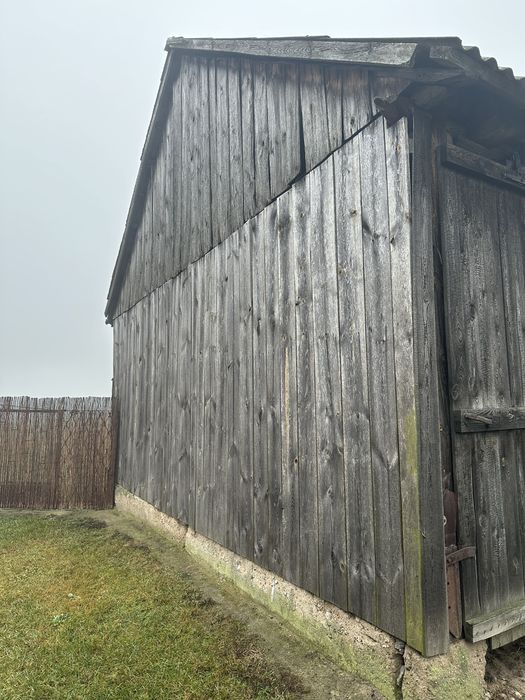 Stodoła do rozbiórki, stare deski, bale