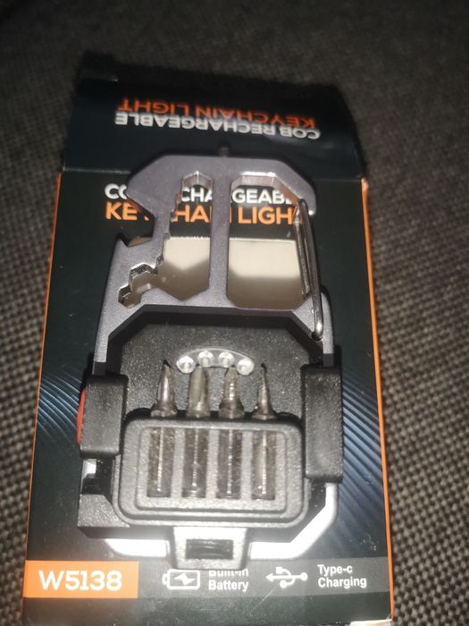 Brelok LED z multitool