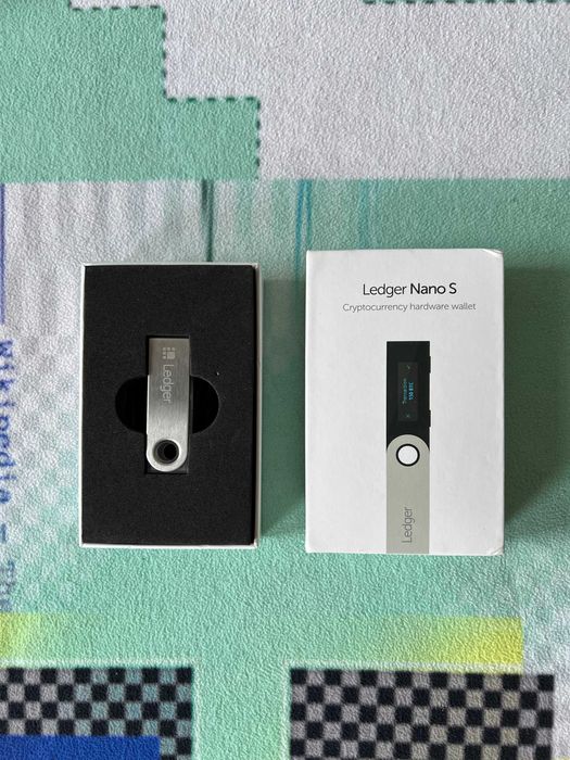 Ledger Nano S ( crypto hardware wallet )