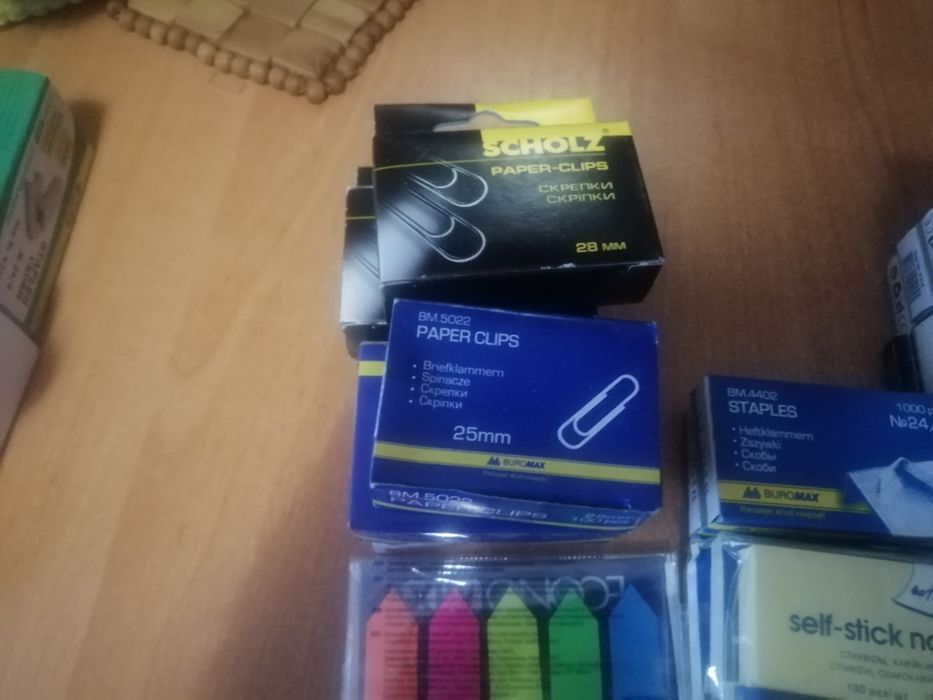 Скрепки для степлера, канцтовари
